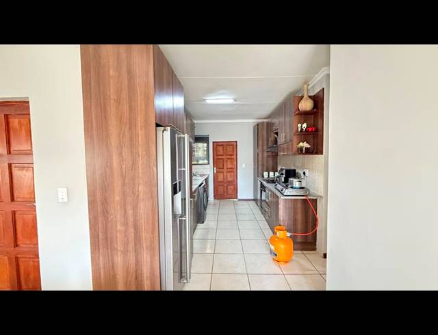 3 BEDROOM TOWNHOUSE FOR SALE IN SAGEWOOD